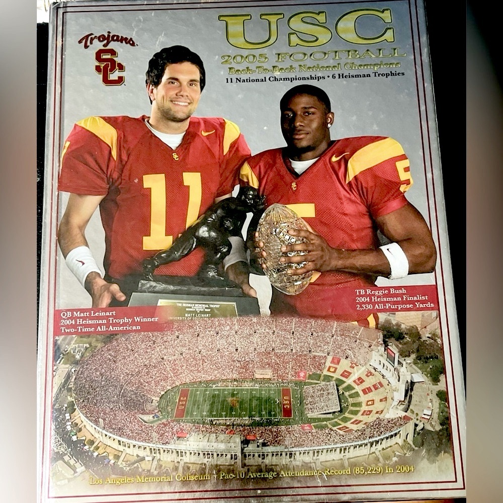 2005 USC Trojans Football Book Back-to-Back TB REGGIE BUSH & QB MATT LEINSRT